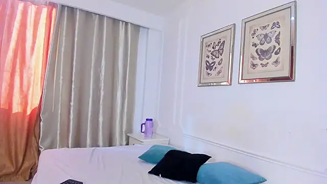 Tessa Sinclaire online show from September 26, 8:50 pm