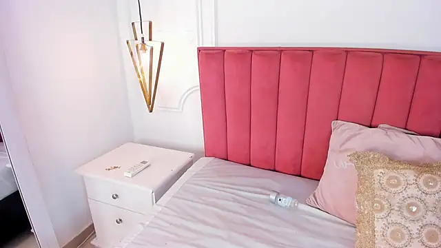 Tessa Sinclaire online show from January 31, 7:23 pm