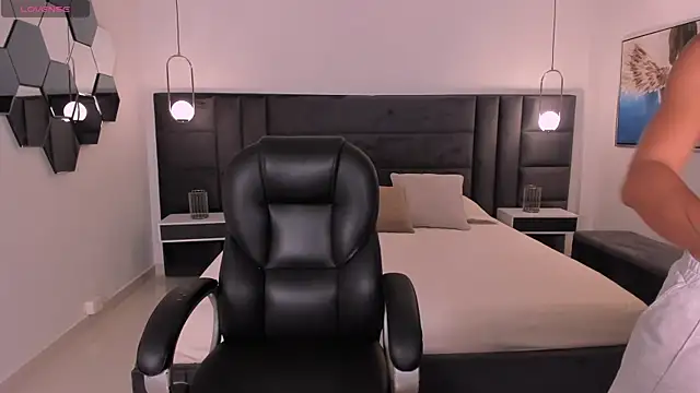 AmberColors  online show from April 20, 7:17 pm