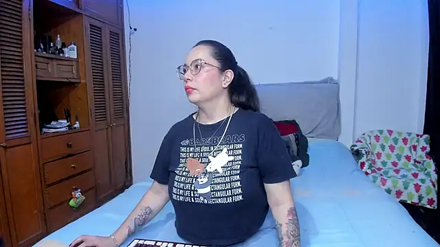 Ashley Monroe online show from March 25, 7:39 pm