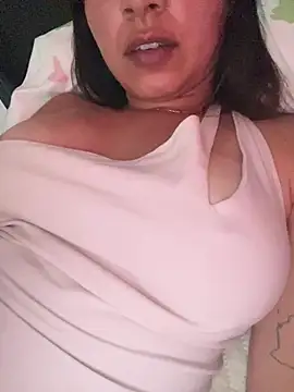 LatinaHottt online show from April 27, 10:29 pm