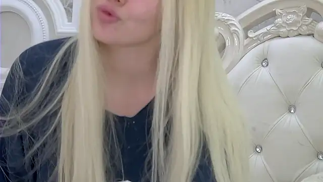 EllieFrosty  online show from March 13, 4:30 pm