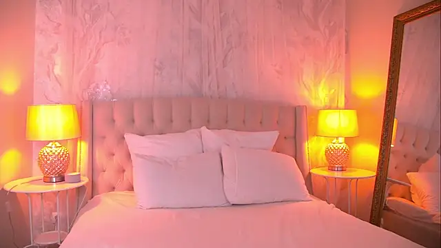 AshleyEvance online show from April 16, 6:35 am