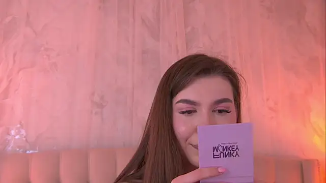 AshleyEvance online show from April 22, 6:43 am