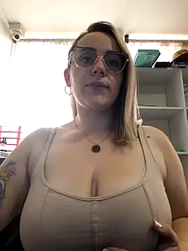 CurvyLust x online show from November 28, 3:37 pm