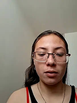 Snapshot of Valeria_Saenz_25 chatting on September 9, 4:29 pm Valeria Saenz 25 online show from September 9, 4:29 pm