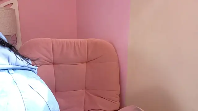 VioletxBloom online show from April 23, 1:35 pm