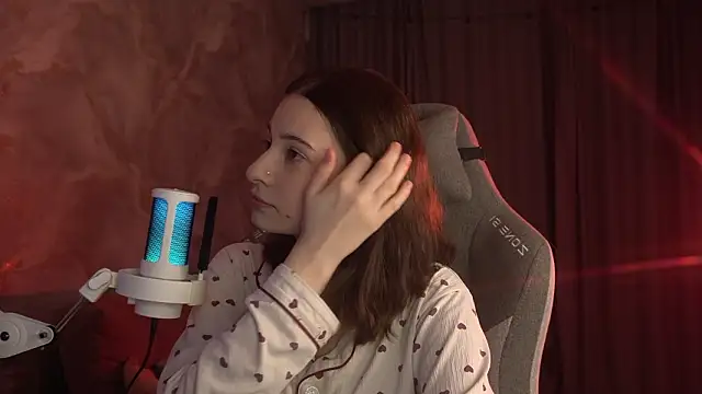 LumeNova online show from March 23, 2:29 am