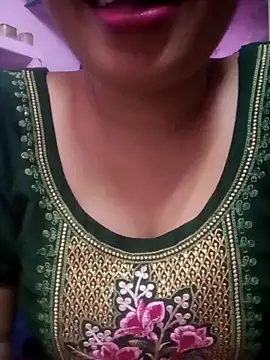 Snapshot of TINASONI chatting on September 27, 1:07 pm TINASONI online show from September 27, 1:07 pm