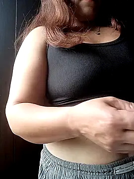 miumiu 00 online show from October 13, 7:55 am