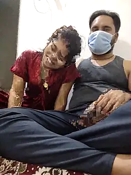 Yourhoney99 online show from April 28, 3:49 pm