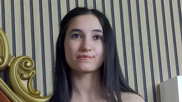 CarolinaBlair online show from April 19, 6:10 pm