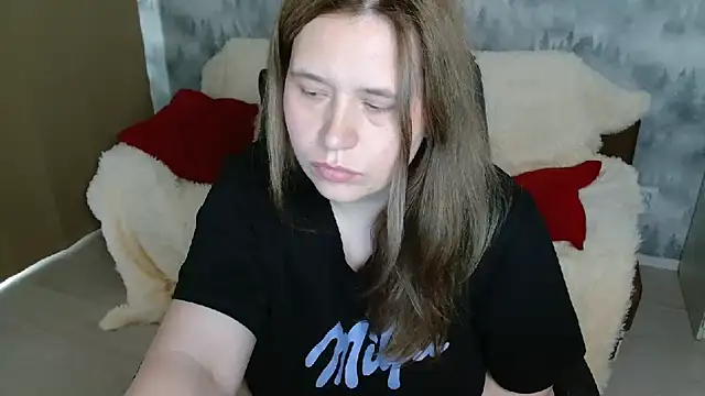 AdelinaLawson online show from June 12, 7:38 am