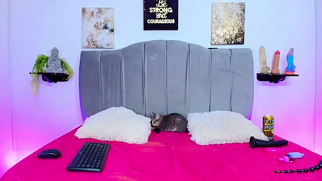 Snapshot of Maddy_Esther chatting on October 4, 8:02 pm Maddy Esther online show from October 4, 8:02 pm