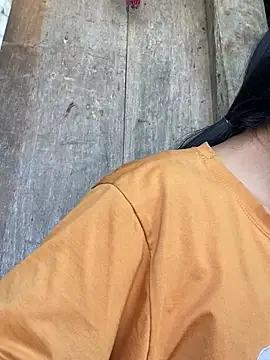 milo bae online show from April 28, 8:40 am