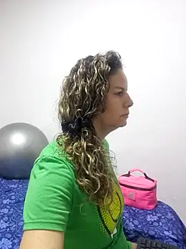 Snapshot of Nina_vallon chatting on September 24, 10:47 am Nina vallon online show from September 24, 10:47 am