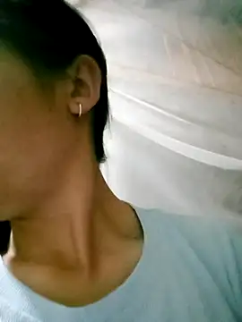 lucybaby00 online show from April 24, 9:39 pm