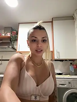 Snapshot of NoeliaGarcia17 chatting on September 28, 10:26 pm NoeliaGarcia17 online show from September 28, 10:26 pm