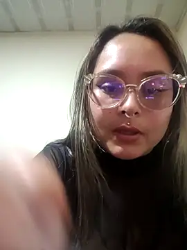 Eiimy pretty online show from March 12, 5:04 pm