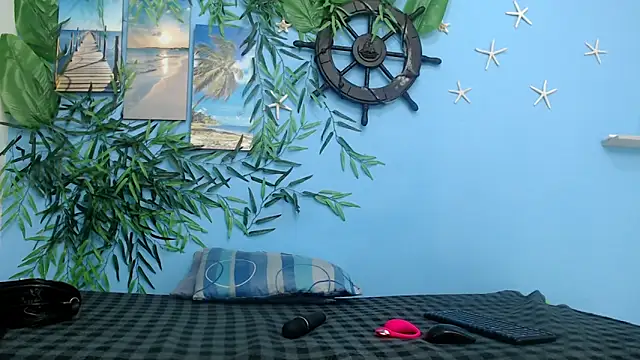 skinnyverus18 online show from June 7, 8:04 pm