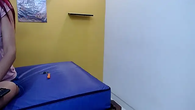 skinnyverus18 online show from April 1, 7:44 pm