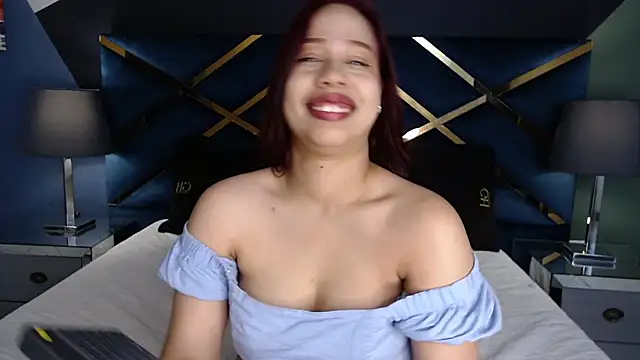 Snapshot of Luciegh_ chatting on October 16, 11:57 am Luciegh online show from October 16, 11:57 am