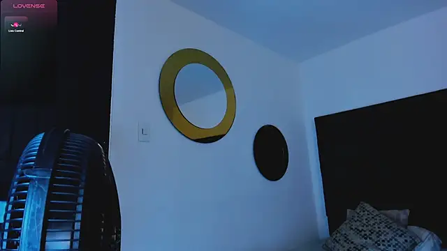 SaraWagner  online show from October 12, 1:41 am