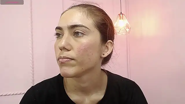 Snapshot of danna7cute chatting on October 7, 9:52 pm danna7cute online show from October 7, 9:52 pm