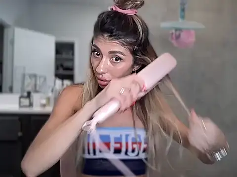 bbgurlnickii online show from September 11, 8:31 pm