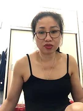 Snapshot of Vitamin_sexy chatting on October 3, 2:22 pm Vitamin sexy online show from October 3, 2:22 pm