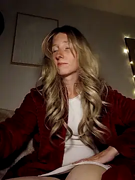 Maeve92 online show from September 27, 7:43 pm