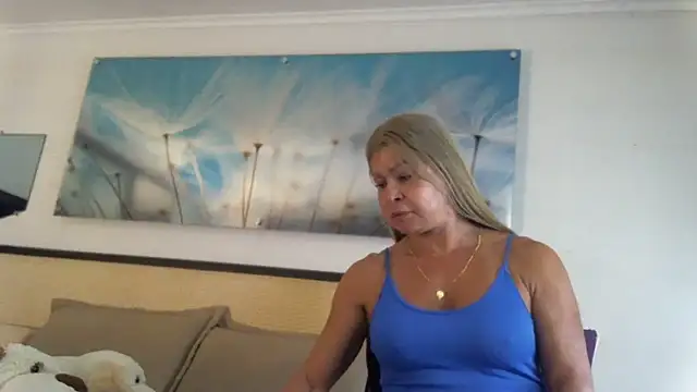 Mirianzapata 1 online show from April 21, 8:38 pm