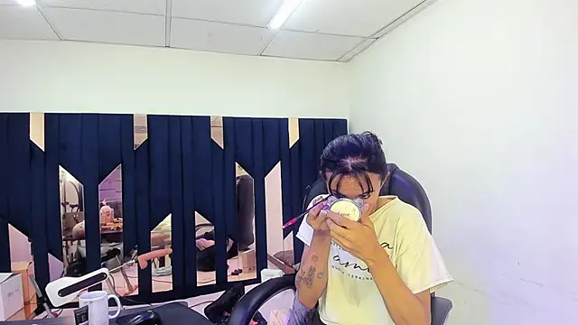 Aisha hotts777 online show from April 28, 4:16 am