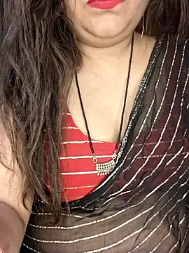 indian-hotmilfs online show from April 23, 7:27 pm