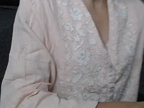 Snapshot of snow_white123 chatting on September 8, 7:57 pm snow white123 online show from September 8, 7:57 pm