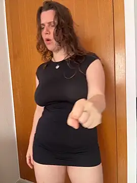 TenderLaGlamor online show from April 25, 10:40 am