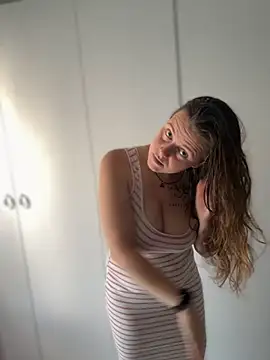 TenderLaGlamor online show from October 14, 11:57 am