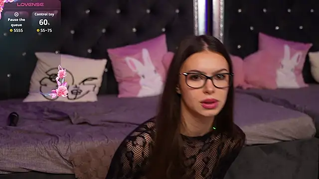 alexxisrae online show from June 8, 2:56 am