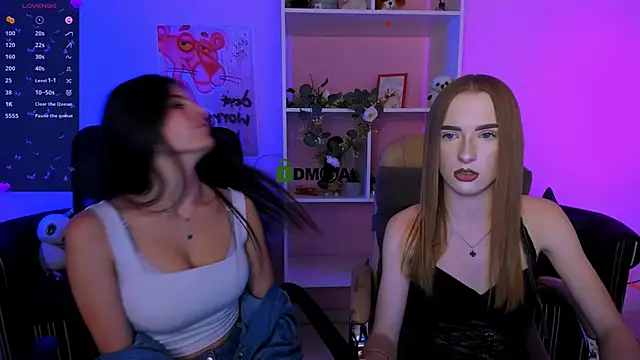 Snapshot of lizzie_boom chatting on September 22, 7:45 pm lizzie boom online show from September 22, 7:45 pm
