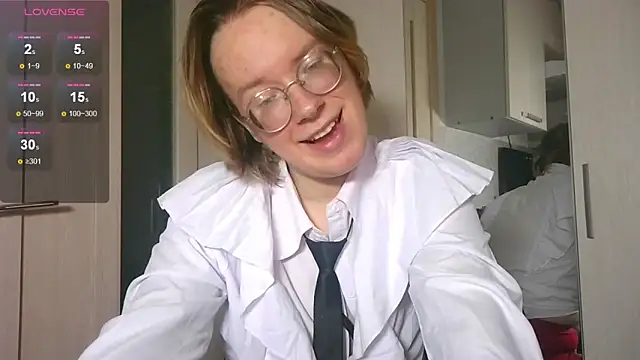 Amanda Butlerr online show from February 5, 6:00 pm