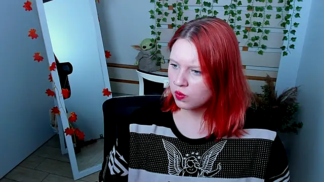 Snapshot of ScarletVixen_ chatting on October 13, 9:50 pm ScarletVixen online show from October 13, 9:50 pm