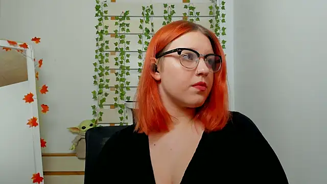 Snapshot of ScarletVixen_ chatting on October 12, 9:39 pm ScarletVixen online show from October 12, 9:39 pm
