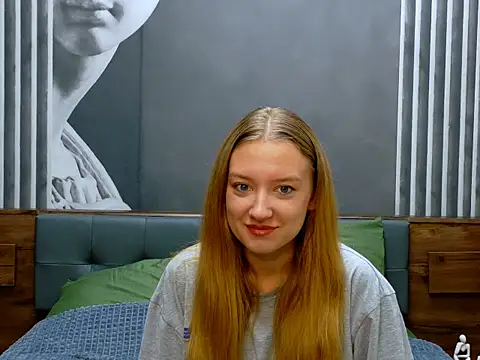 Snapshot of DarcyWilsy chatting on October 6, 8:57 pm DarcyWilsy online show from October 6, 8:57 pm