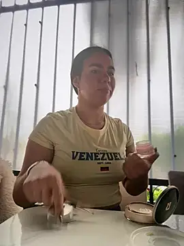 TessaCooper1 online show from June 25, 7:59 pm