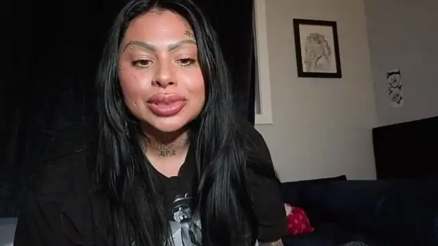 chicanachic13 online show from December 5, 7:30 am