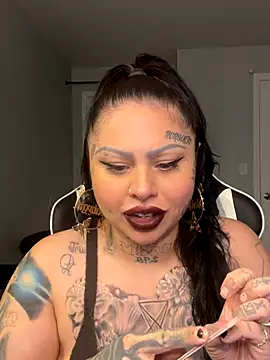 Snapshot of chicanachic13 chatting on September 26, 5:05 am chicanachic13 online show from September 26, 5:05 am