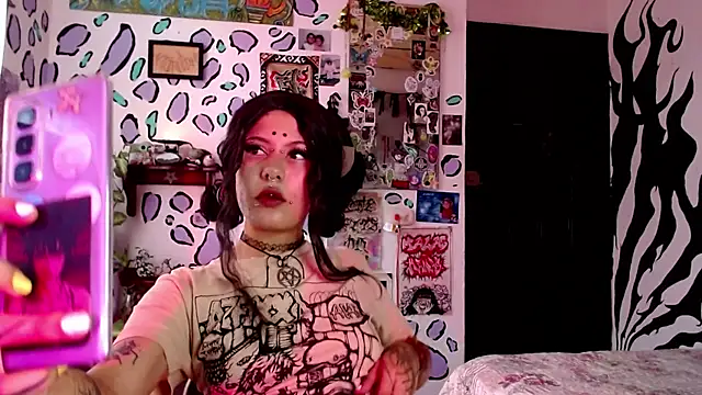Snapshot of MistressMariam_ chatting on September 24, 8:52 pm MistressMariam online show from September 24, 8:52 pm