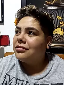 Hailey Curvy online show from October 16, 7:00 am