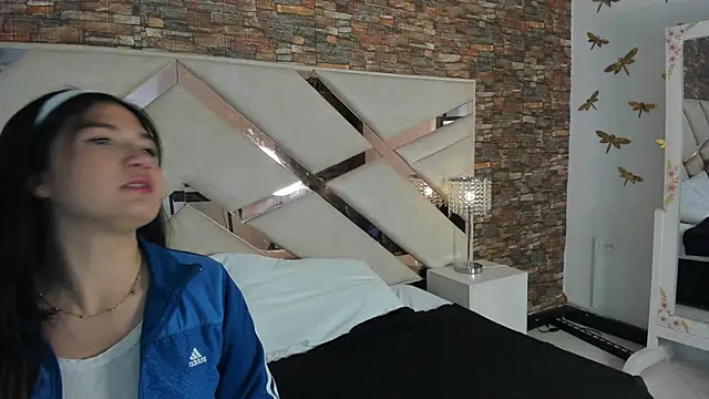 Snapshot of Valery_Brand chatting on September 30, 12:00 pm Valery Brand online show from September 30, 12:00 pm