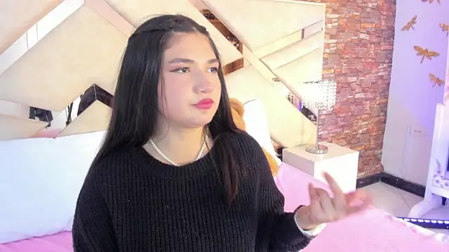 Snapshot of Valery_Brand chatting on October 4, 4:44 pm Valery Brand online show from October 4, 4:44 pm
